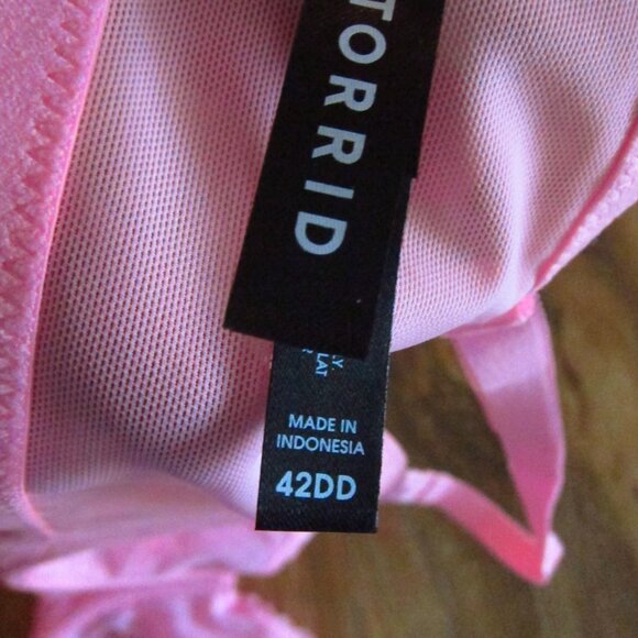 TORRID Hot Pink Unlined Lace Full Coverage Underwire Bra size 42DD - Picture 5 of 5